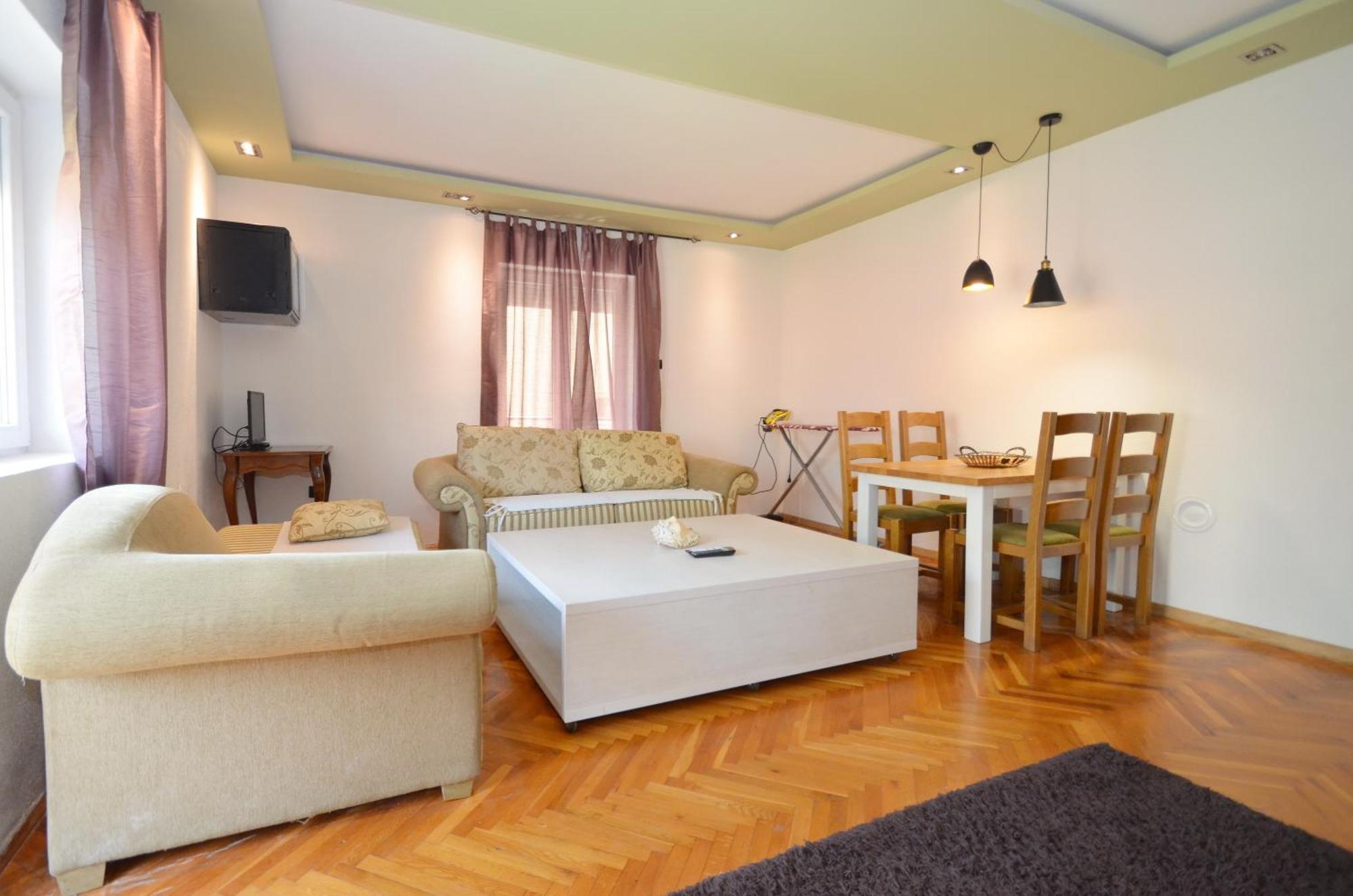 Bugi Apartment Kotor Phòng bức ảnh