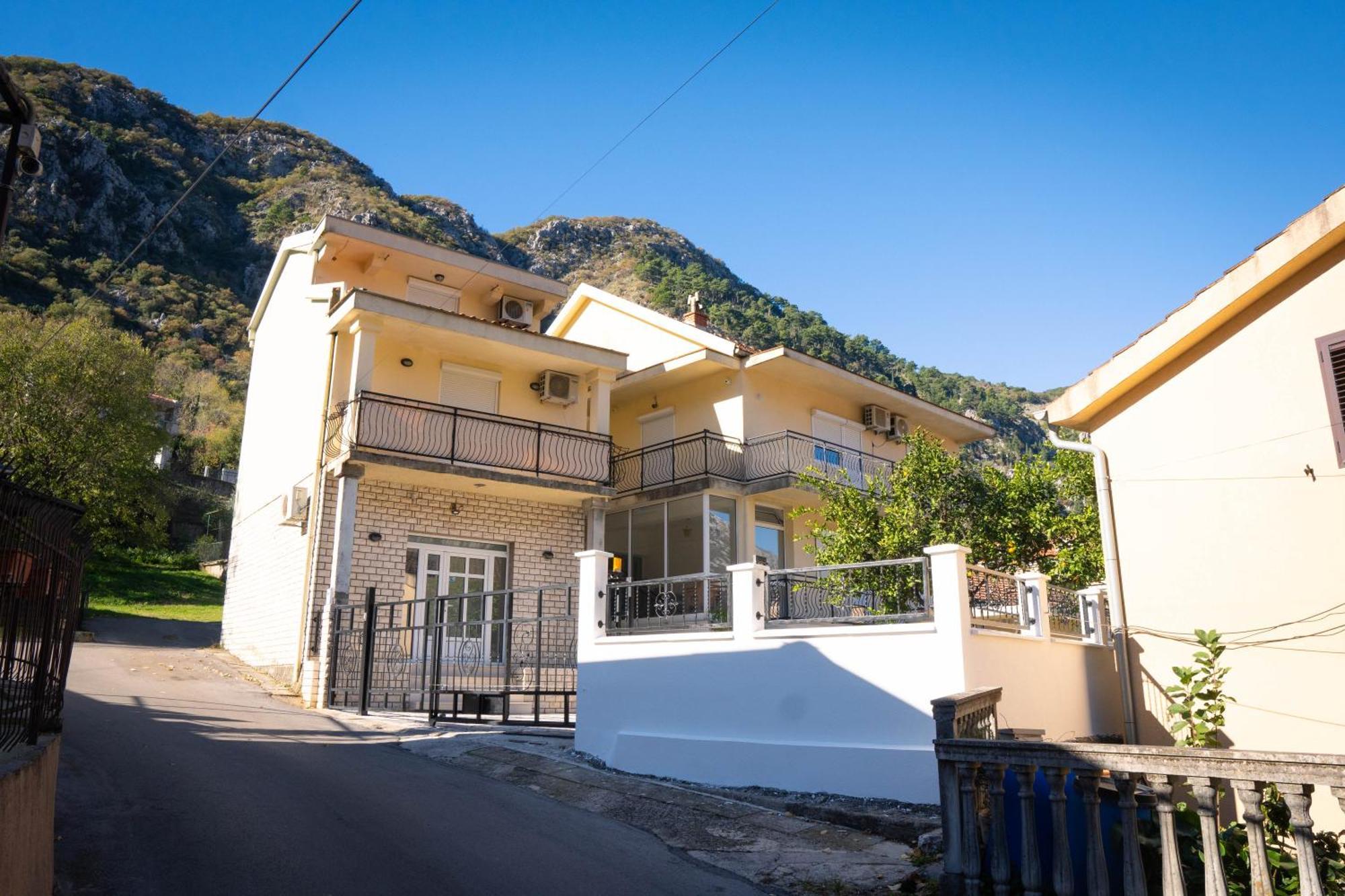 Bugi Apartment Kotor Ngoại thất bức ảnh